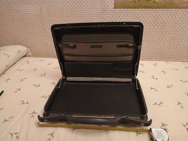 Maletín Samsonite negro