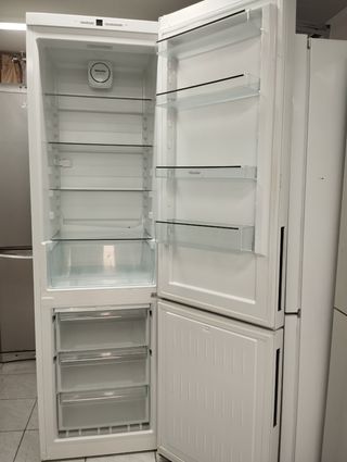 NEVERA MARCA MIELE 