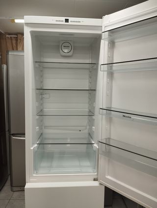 NEVERA MARCA MIELE 