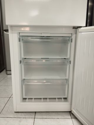 NEVERA MARCA MIELE 