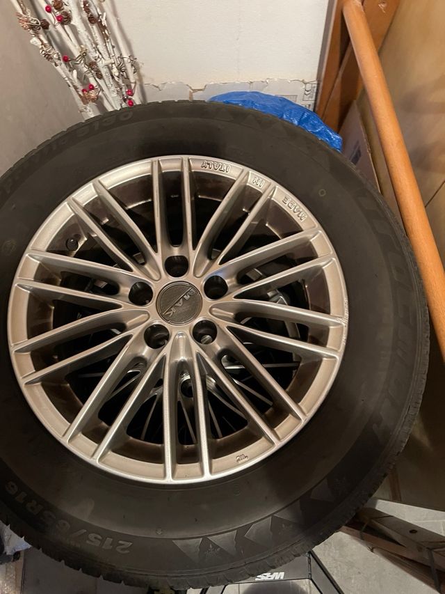 Cerchi in lega 16 con gomme termiche