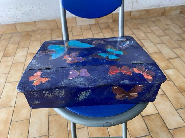 Scatola legno decorata farfalle