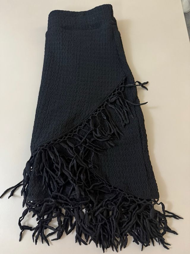 Gonna nera con frange