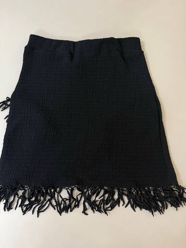 Gonna nera con frange
