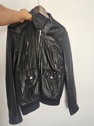 Cazadora cuero Purificación García negra