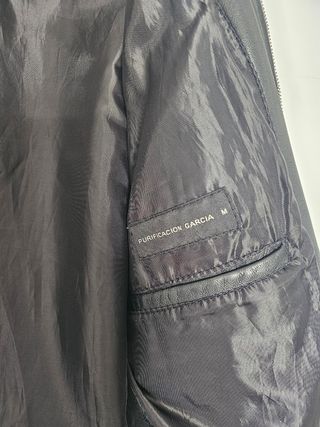 Cazadora cuero Purificación García negra