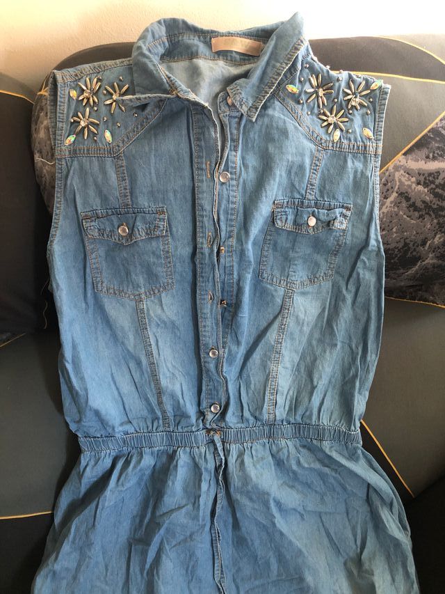 Vestido vaquero con pedrería