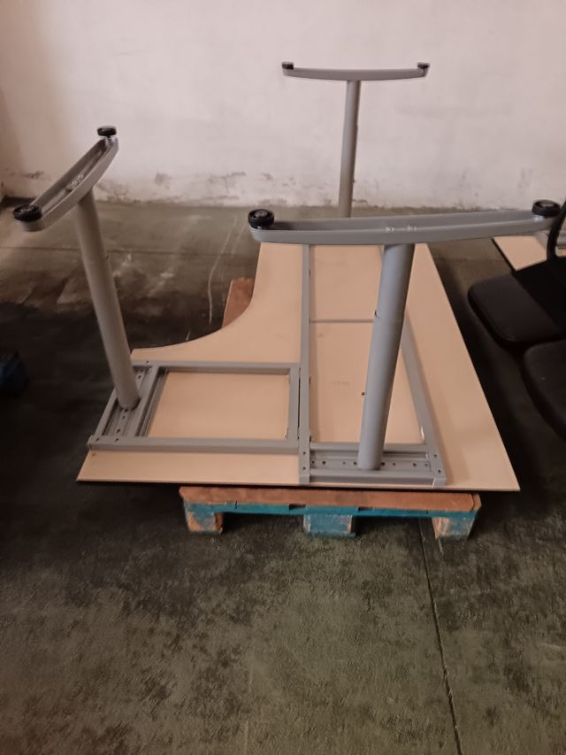 2 Escritorio oficina negro - 100 cada uno
