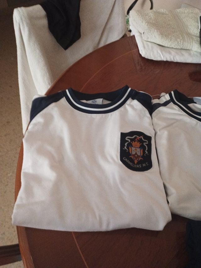 Uniforme Carmelitas M.T. niña