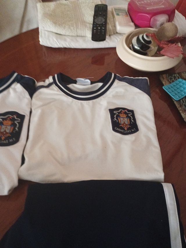 Uniforme Carmelitas M.T. niña