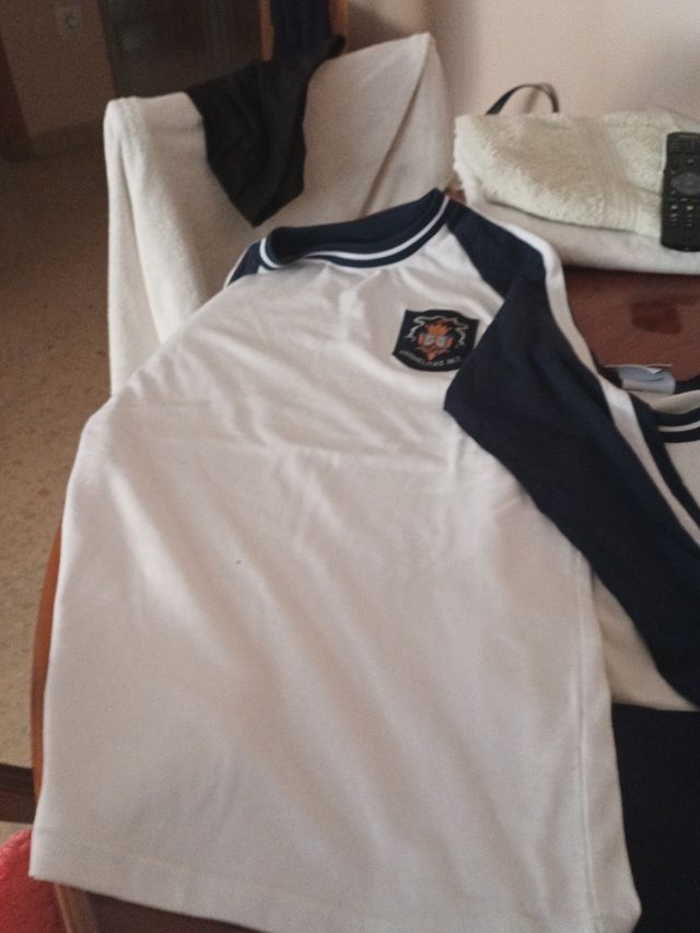 Uniforme Carmelitas M.T. niña