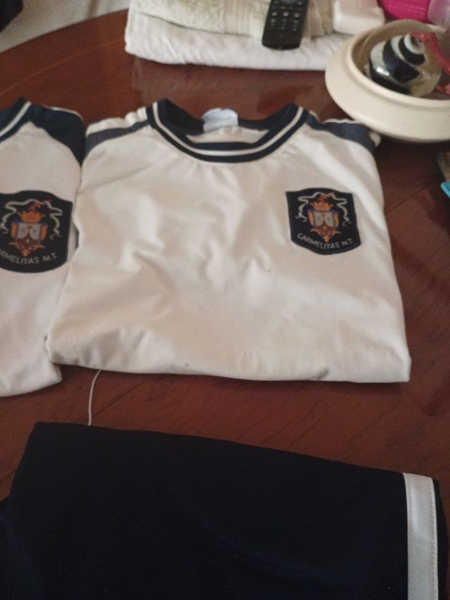 Uniforme Carmelitas M.T. niña