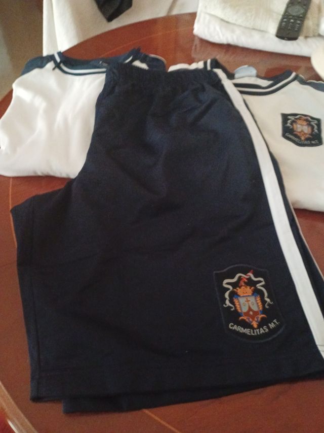 Uniforme Carmelitas M.T. niña