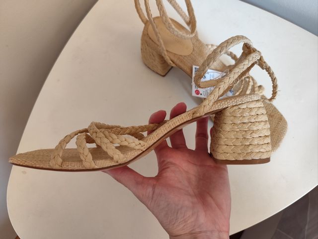 Sandalias Stradivarius beige - 40