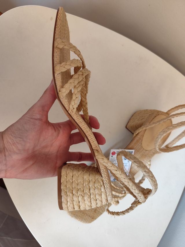 Sandalias Stradivarius beige - 40