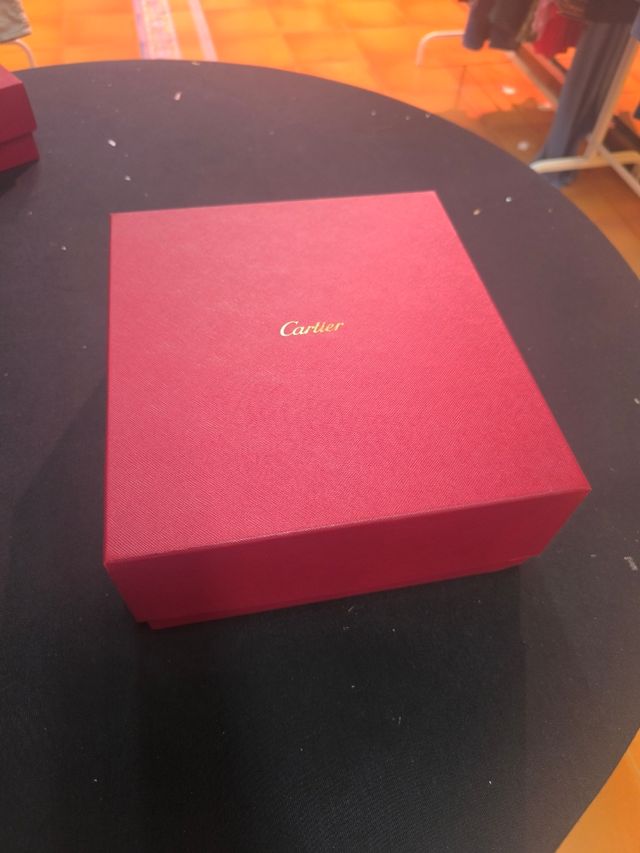 Caja Cartier roja - 25x27x11cm