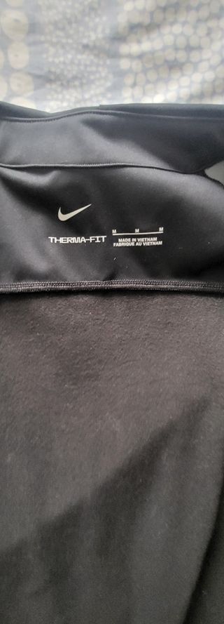 Sudadera Nike negra - Talla M
Therma-fit