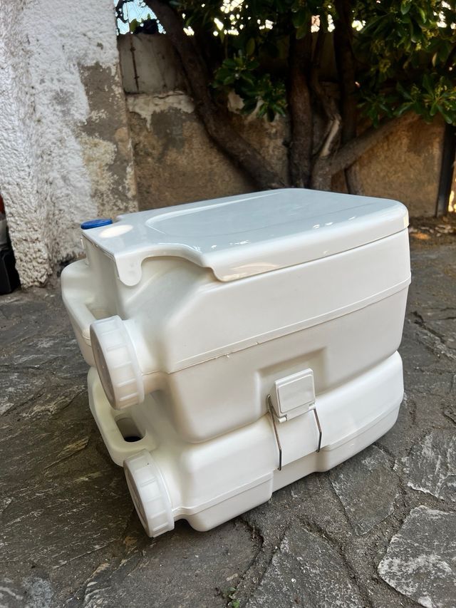 Inodoro químico portátil