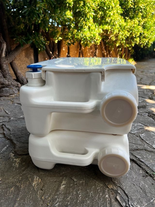 Inodoro químico portátil