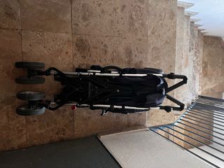 Carrito bebé plegable ligero marca Azurre