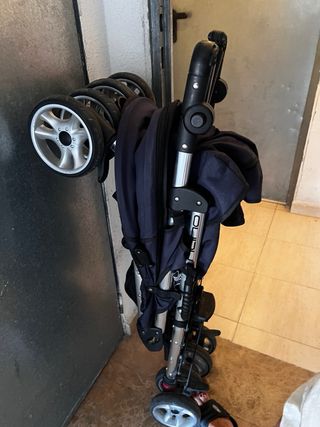 Carrito bebé plegable ligero marca Azurre