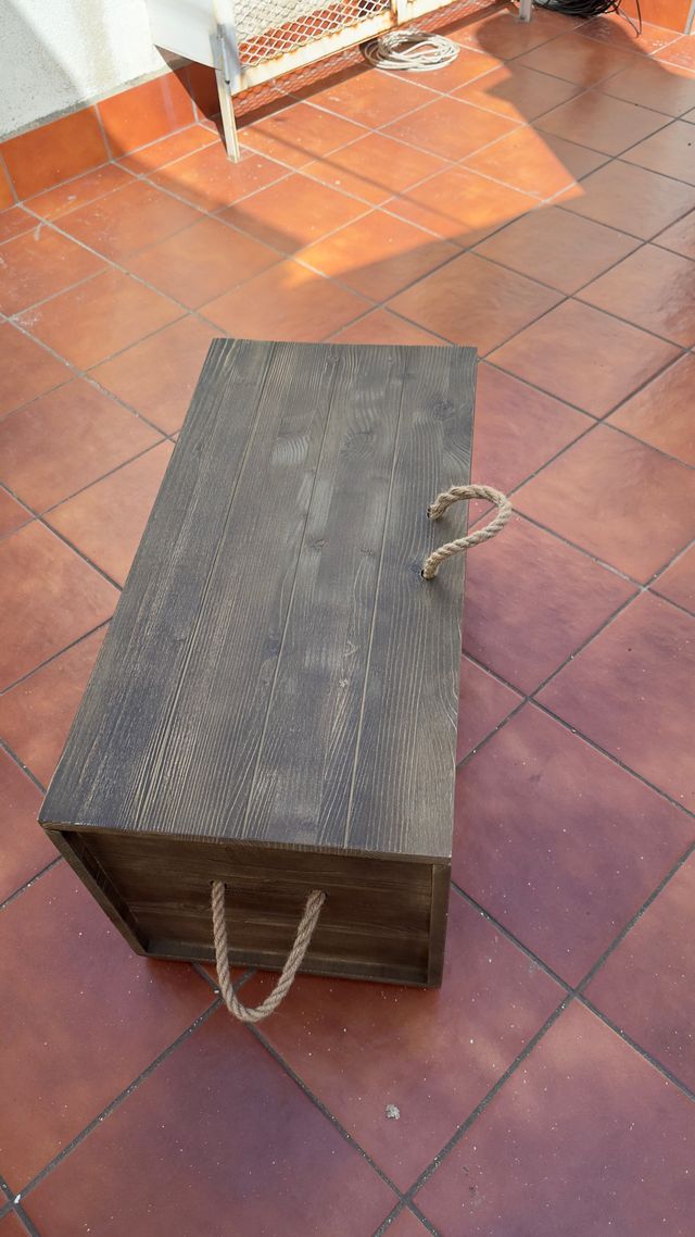 Baúl de madera nogal Hannun