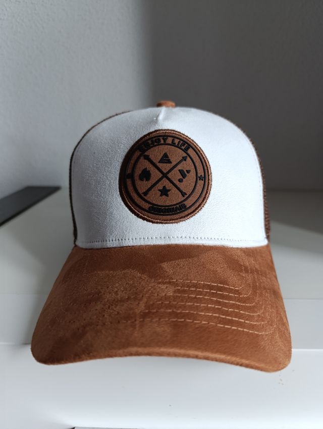 Gorra Enjoy marrón-blanca