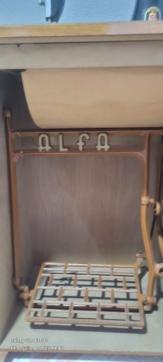 Máquina Coser Alfa Antigua