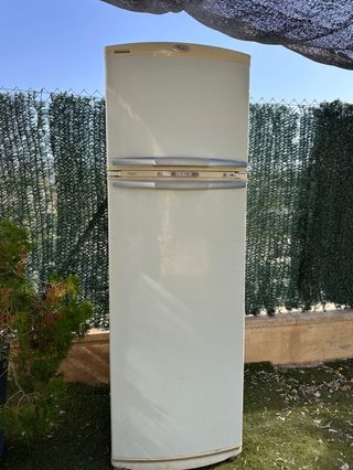Nevera Whirlpool - PARA REPARAR
