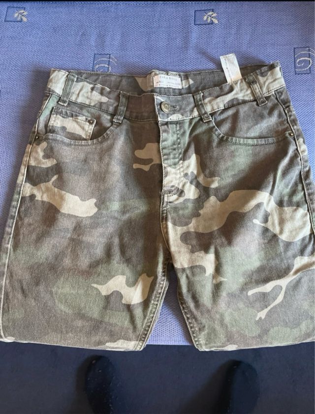 Pantalon corto camuflaje Zara
