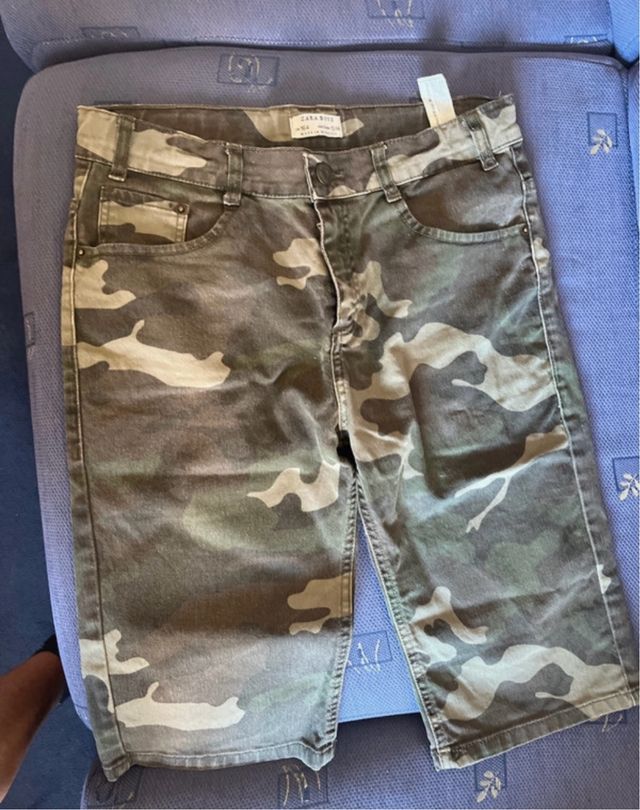 Pantalon corto camuflaje Zara