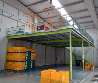 Altillo metálico industrial