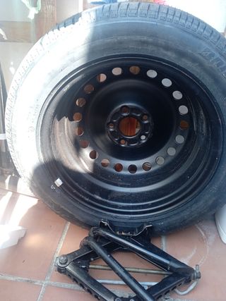 Neumático 205/55 R16 91V + Gato

 nuevo 