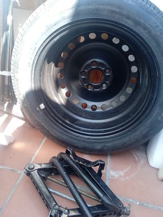 Neumático 205/55 R16 91V + Gato

 nuevo 