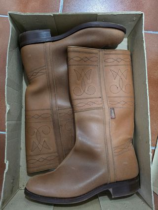 Botos Valverde del Camino Marrón