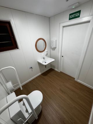 Alquiler de cabina / despacho / Estetica