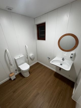 Alquiler de cabina / despacho / Estetica