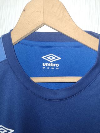 Camiseta Umbro talla L azul