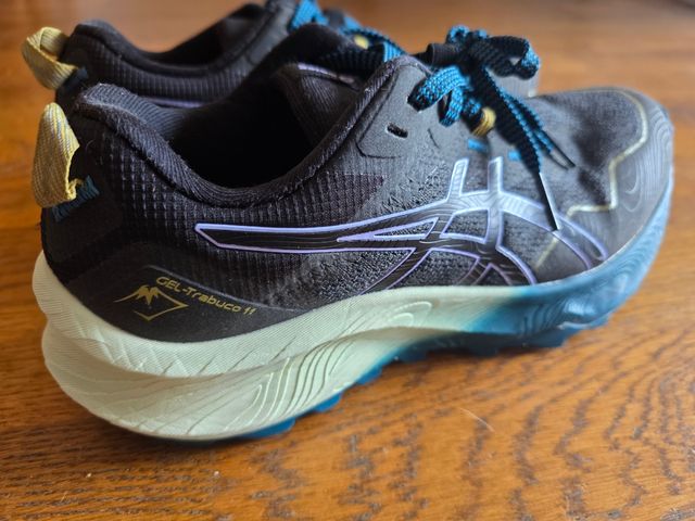Zapatillas Asics Gel Trabuco 11 - Negras