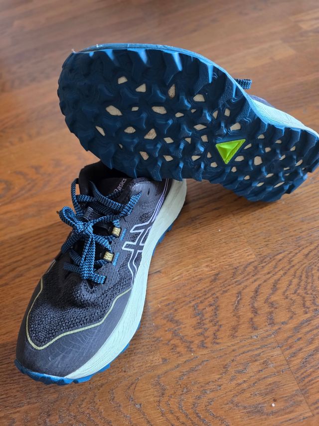 Zapatillas Asics Gel Trabuco 11 - Negras