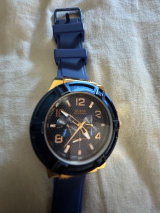 Relojes G-Shock GA-700 & Guess UO247G3