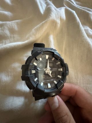 Relojes G-Shock GA-700 & Guess UO247G3