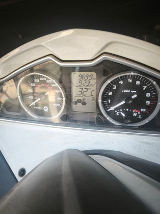 Moto de 4 ruedas adulto, impecable