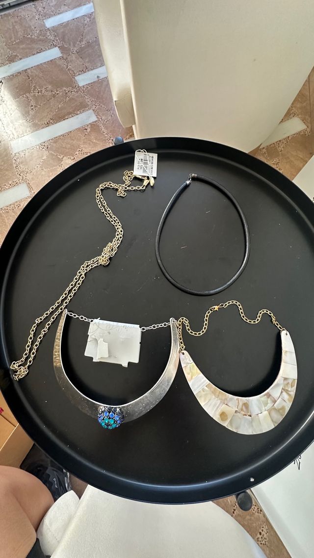Collares nuevos - 4 piezas