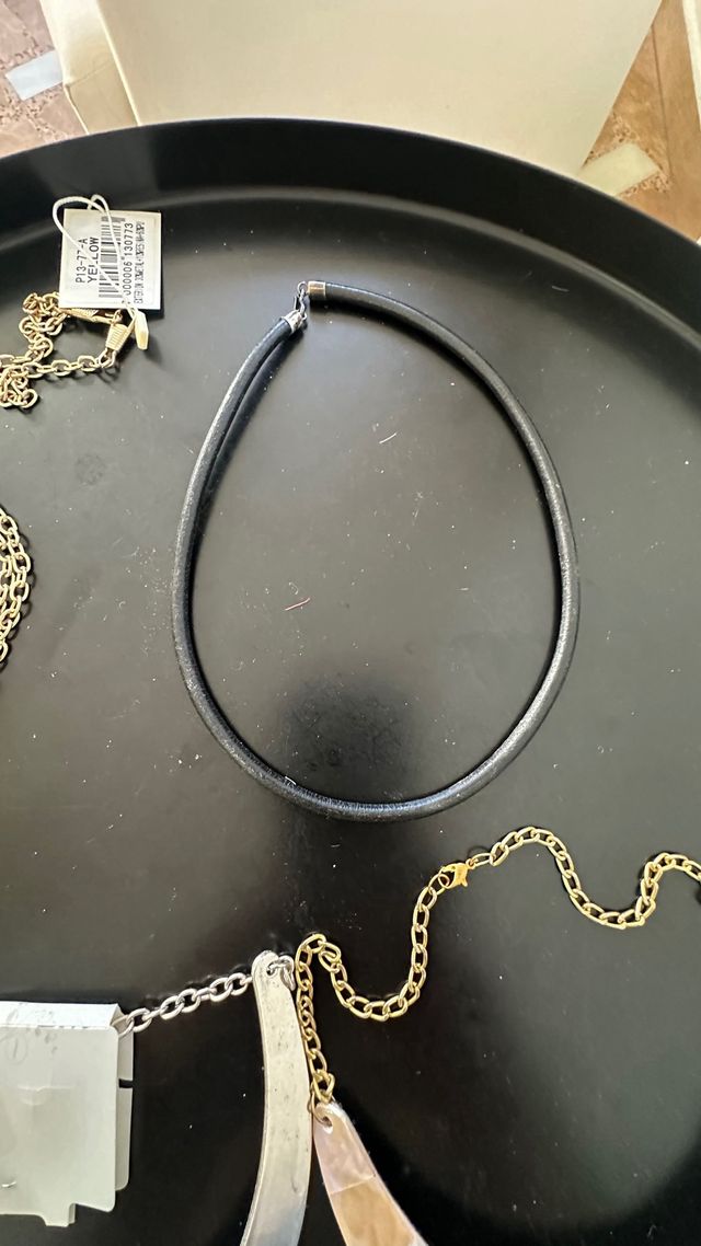 Collares nuevos - 4 piezas