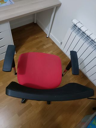 Silla oficina roja y negra