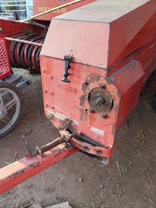 Empacadora Welger de alfalfa