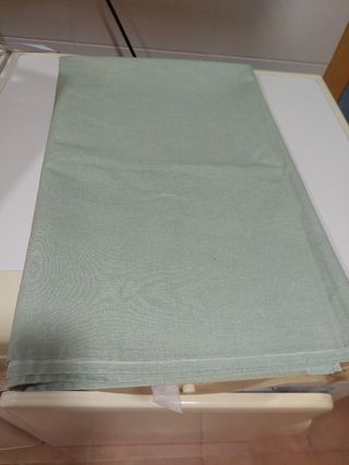 Mantel tejido verde