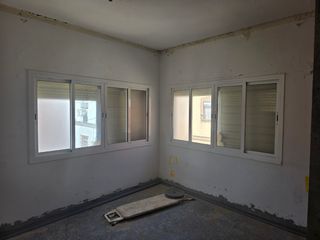 Ventanas aluminio blanco de 2 metros de ancho.
