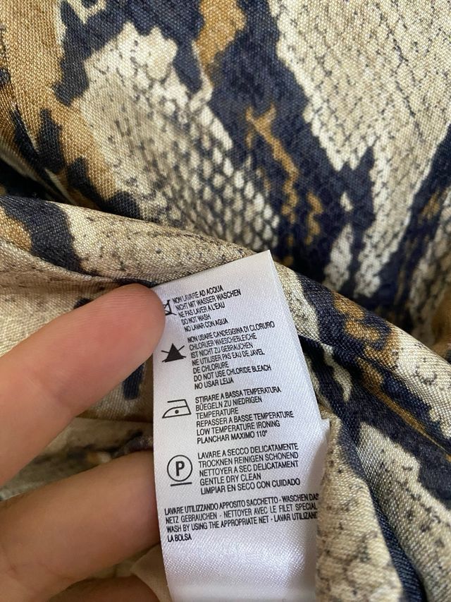 Blumarine top stampa serpente seta